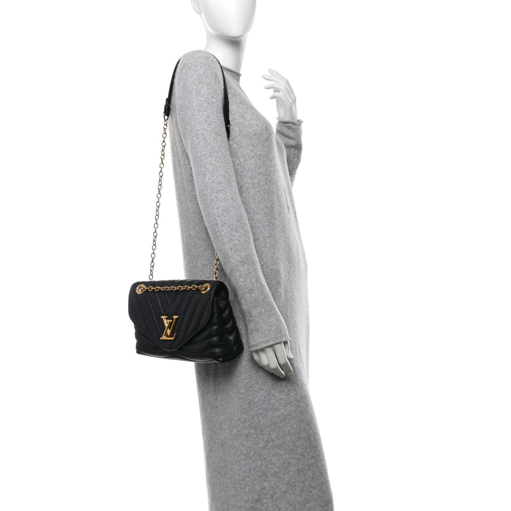 Calfskin New Wave Chain Bag MM NM Black