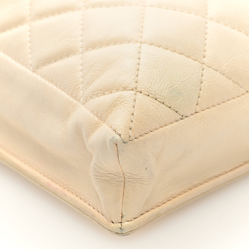 Calfskin Quilted CC Waiter Clutch Clutch With Chain White