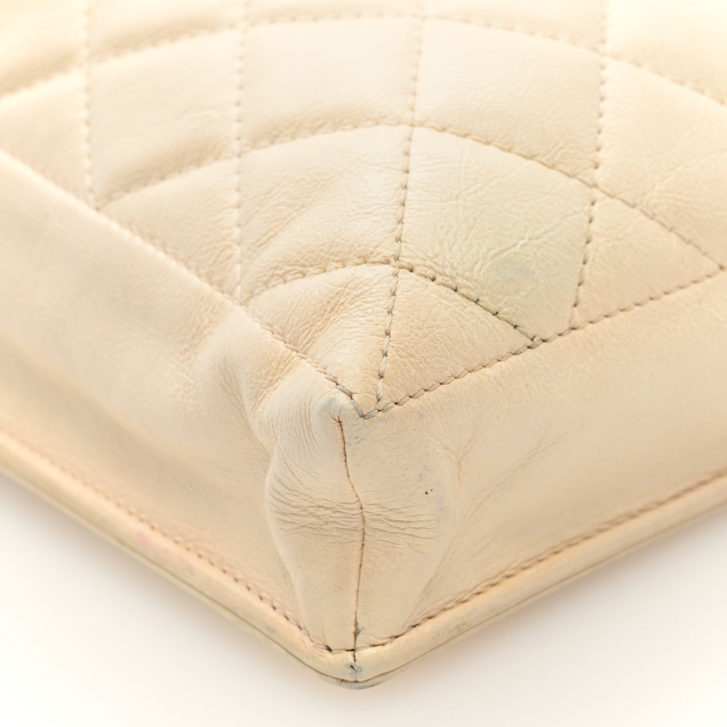 Calfskin Quilted CC Waiter Clutch Clutch With Chain White