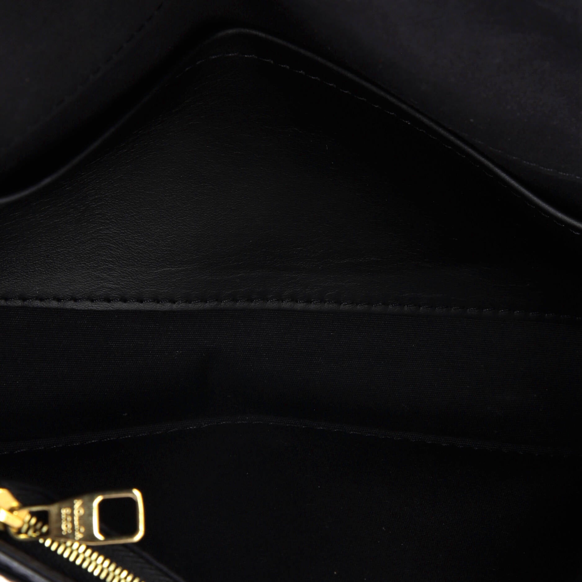 Louis Vuitton Louise Clutch Patent East West