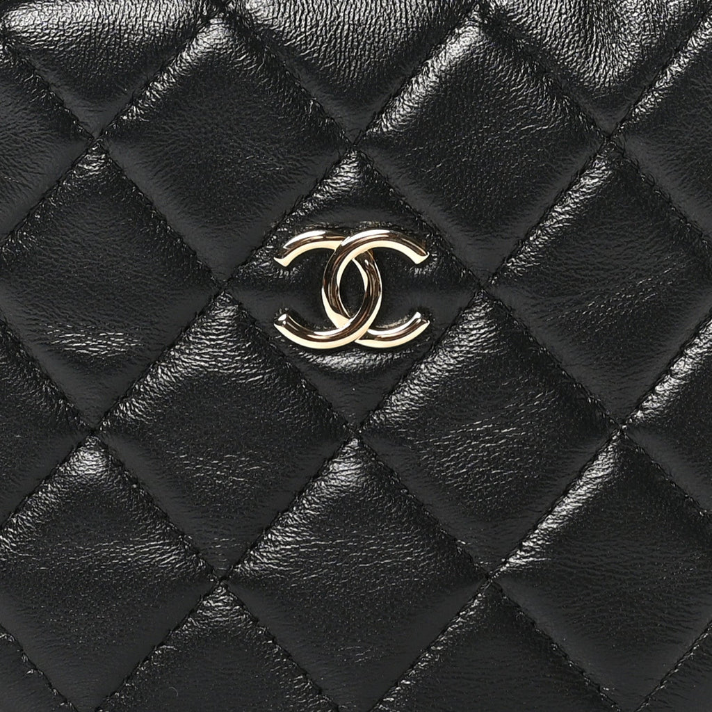 Lambskin Quilted Chain Around Pouch Black