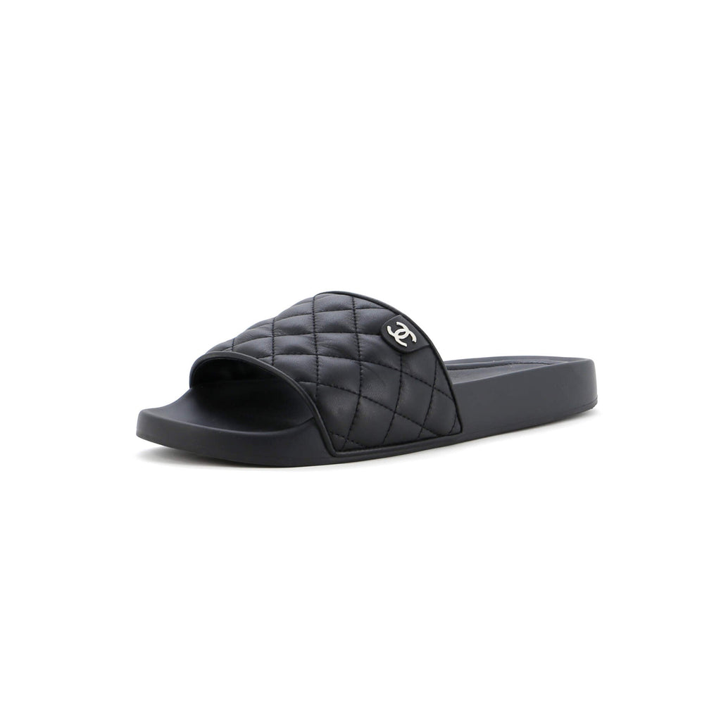 Women's CC Slide Sandals Quilted Lambskin