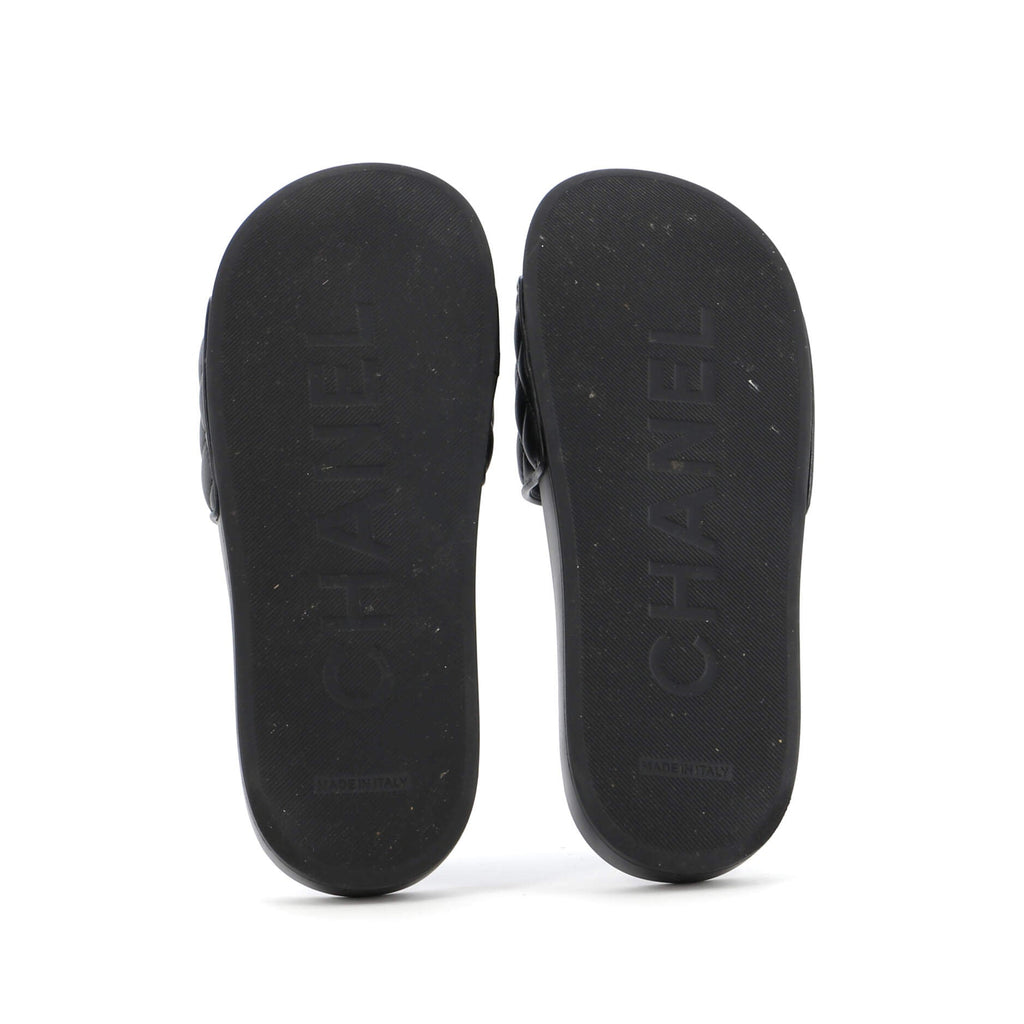Women's CC Slide Sandals Quilted Lambskin
