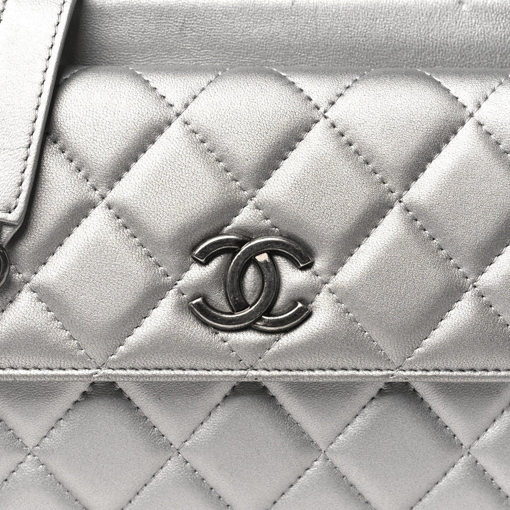 Metallic Lambskin Quilted Clutch With Chain Silver
