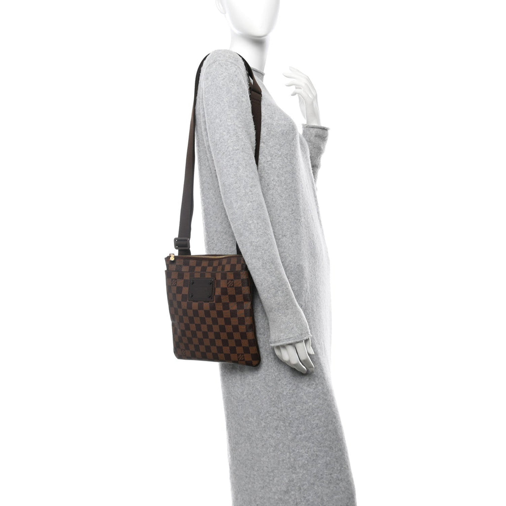 Damier Ebene Brooklyn Flat Pochette