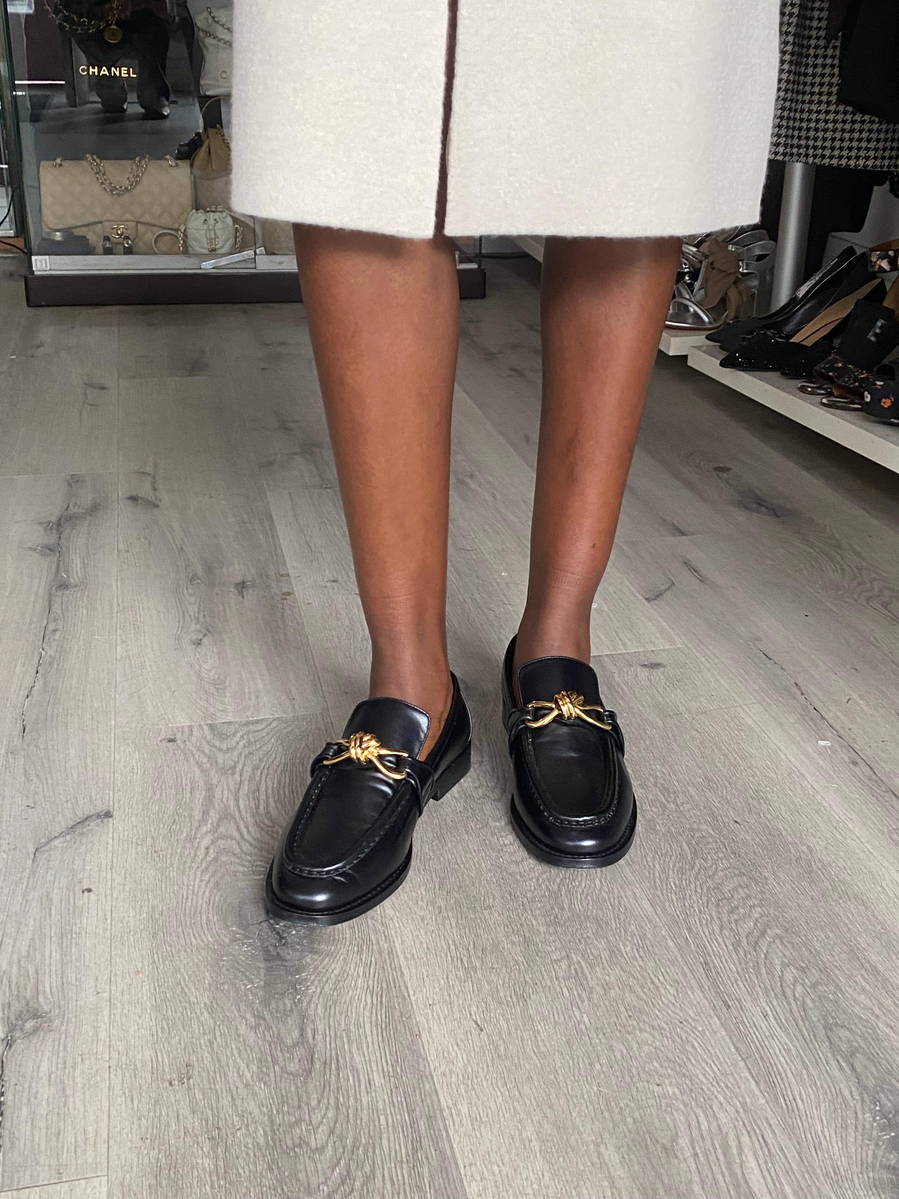 Bottega Veneta Black Leather and Gold Metal Astaire Loafer - 39.5