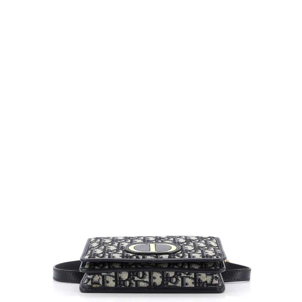 30 Montaigne 2-in-1 Pouch Oblique Canvas