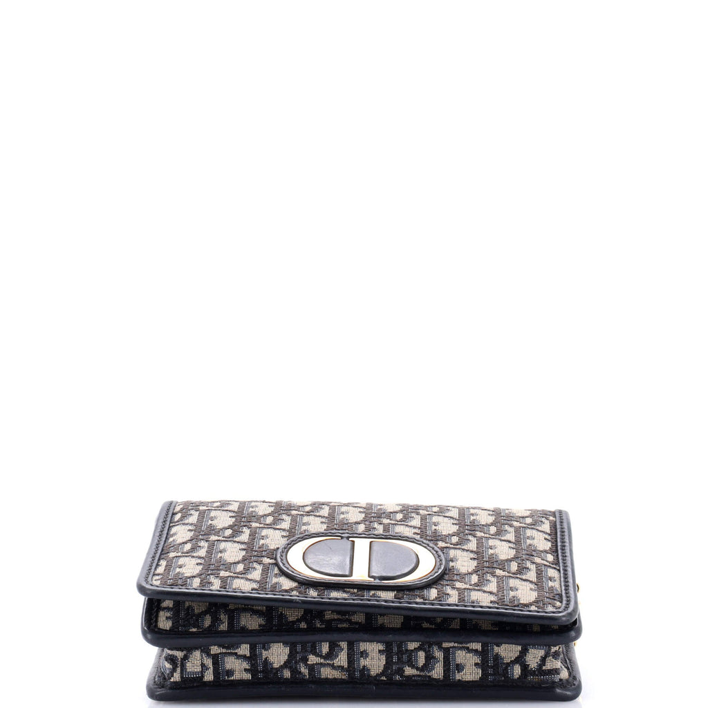 30 Montaigne 2-in-1 Pouch Oblique Canvas