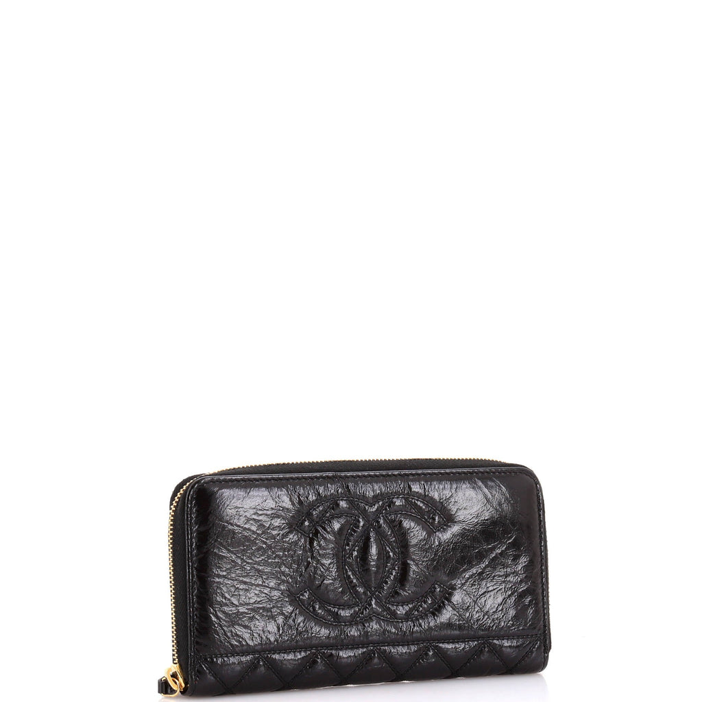 Paris-31 Rue Cambon Timeless CC Zip Around Wallet Quilted Shiny Aged Calfskin Long