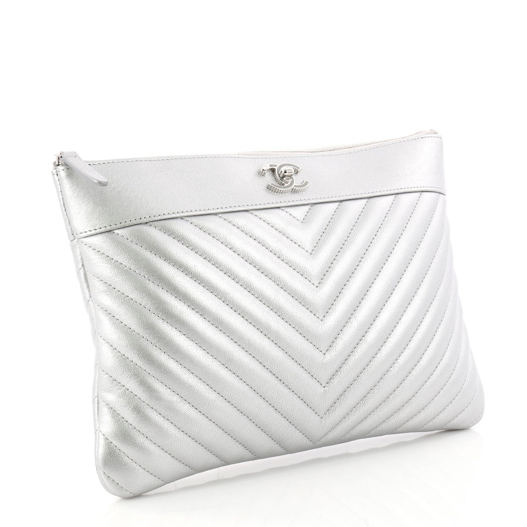 O Case Clutch Chevron Lambskin Medium