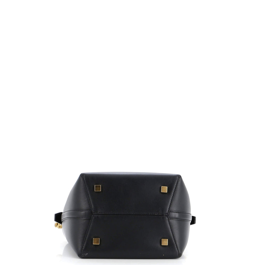 Le 37 Bucket Bag Leather Mini