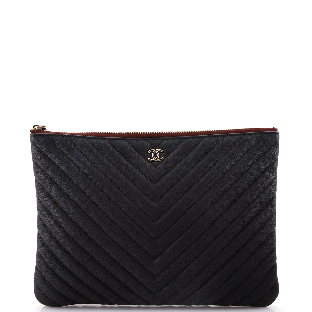 O Case Clutch Chevron Caviar Medium