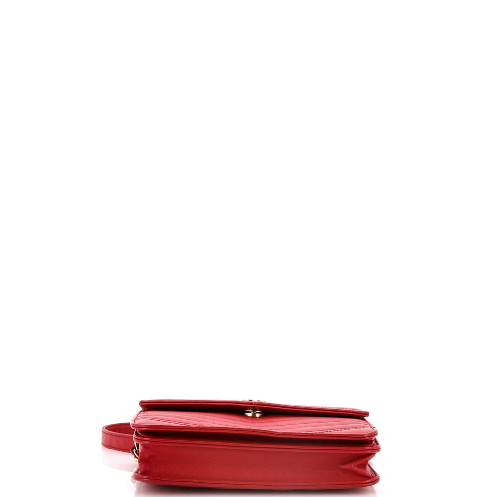 Square Wallet on Chain Chevron Calfskin