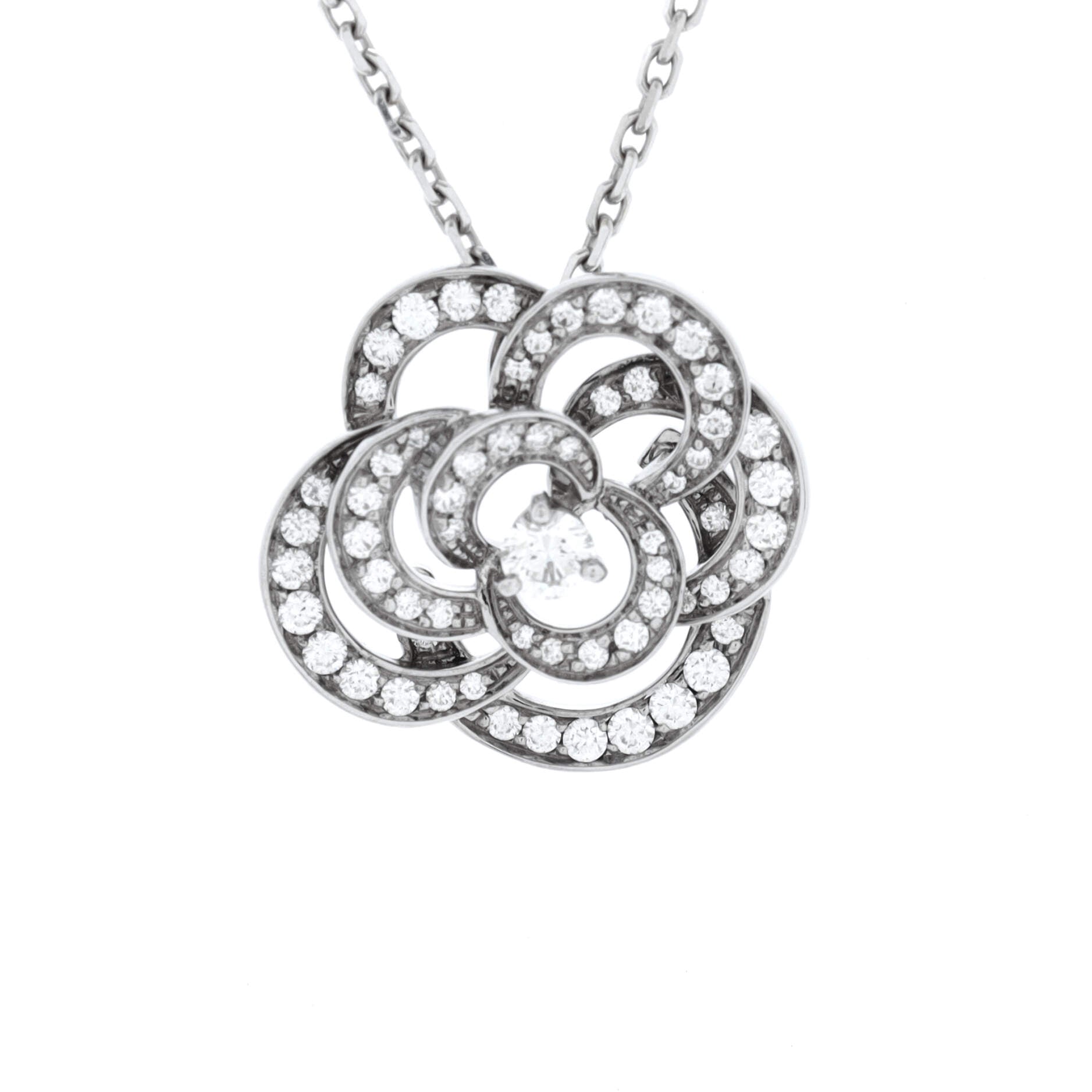 Fil de Camelia Flower Pendant Necklace 18K White Gold and Diamonds Large