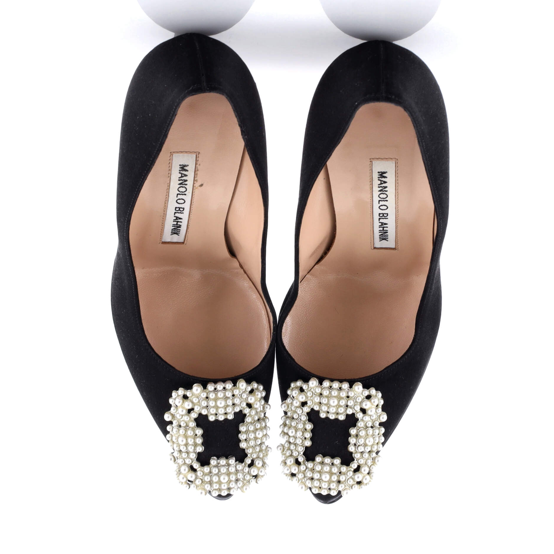 Women's Hangisi Pumps Satin with Faux Pearls 105