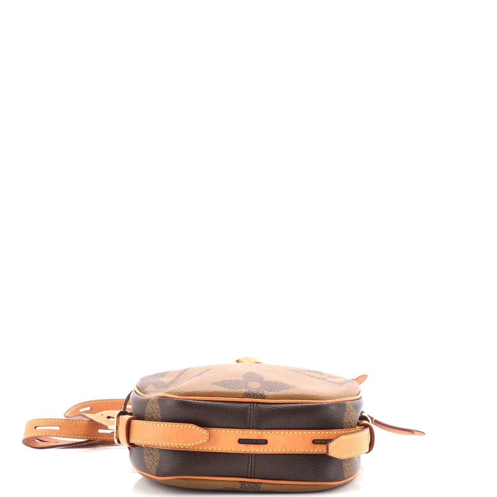 Boite Chapeau Souple Bag Reverse Monogram Giant