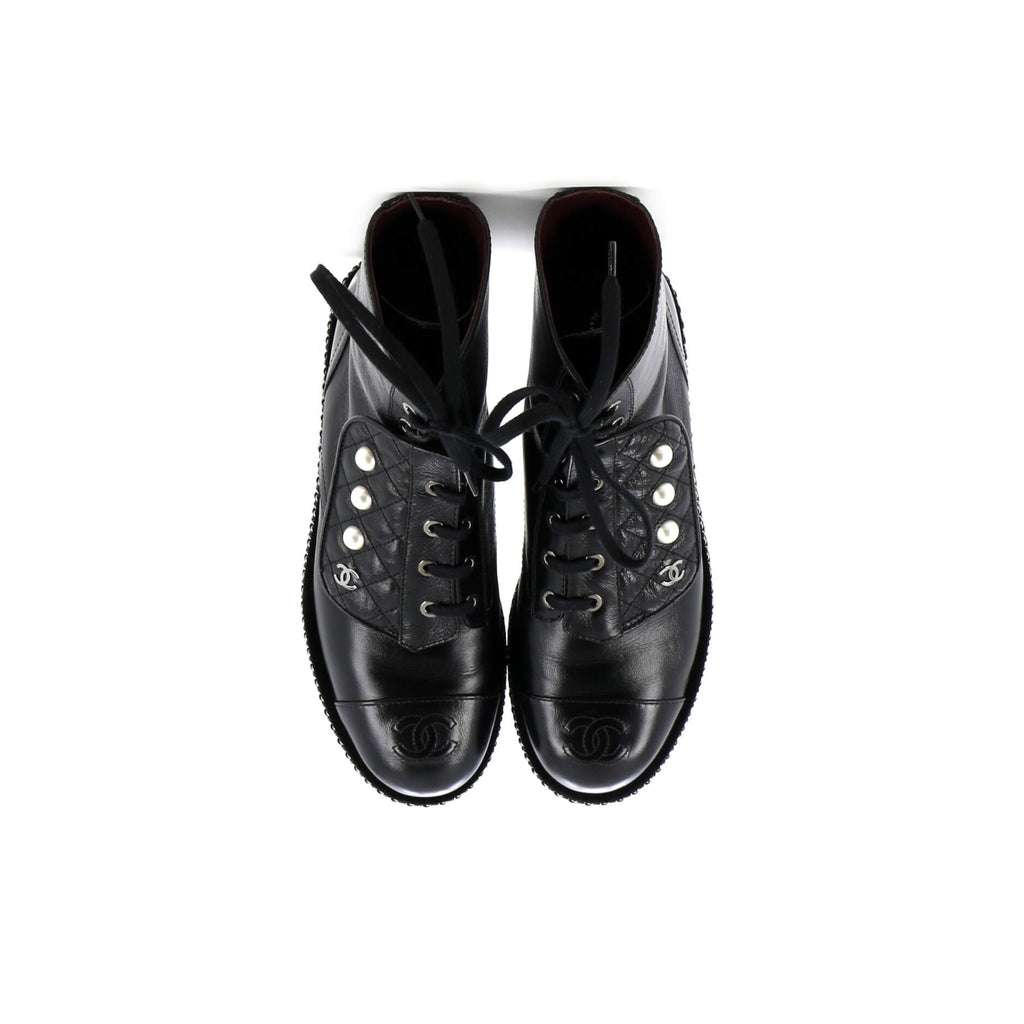 Women's Cap Toe CC Chain Around Pearl Combat Boots Leather