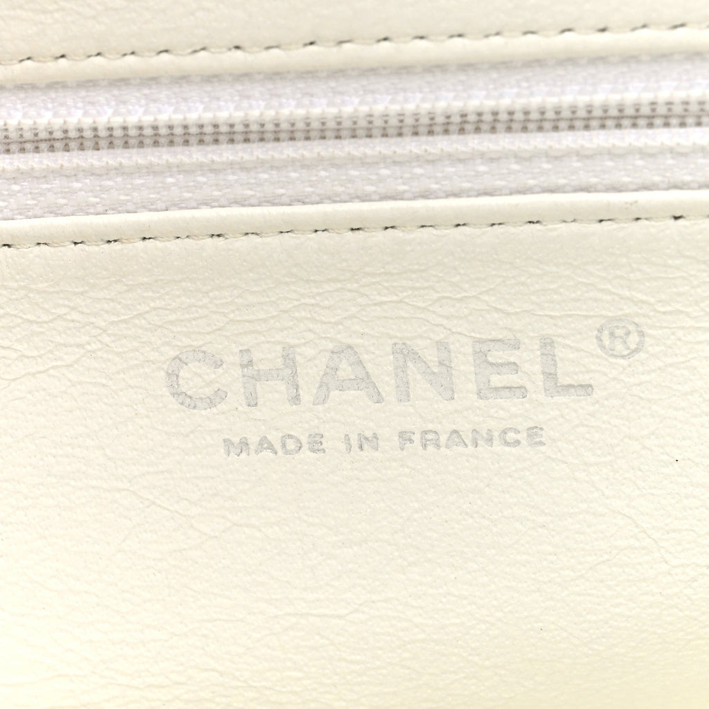 Caviar Quilted Timeless Clutch White