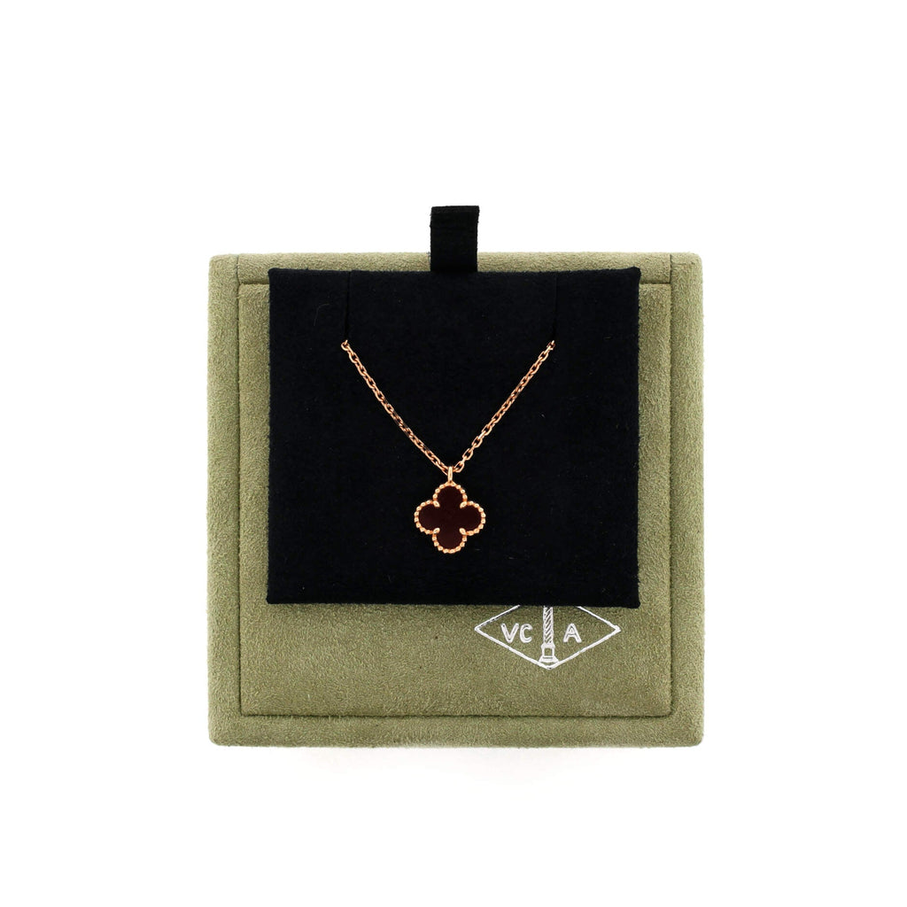 Sweet Alhambra Pendant Necklace 18K Rose Gold and Carnelian