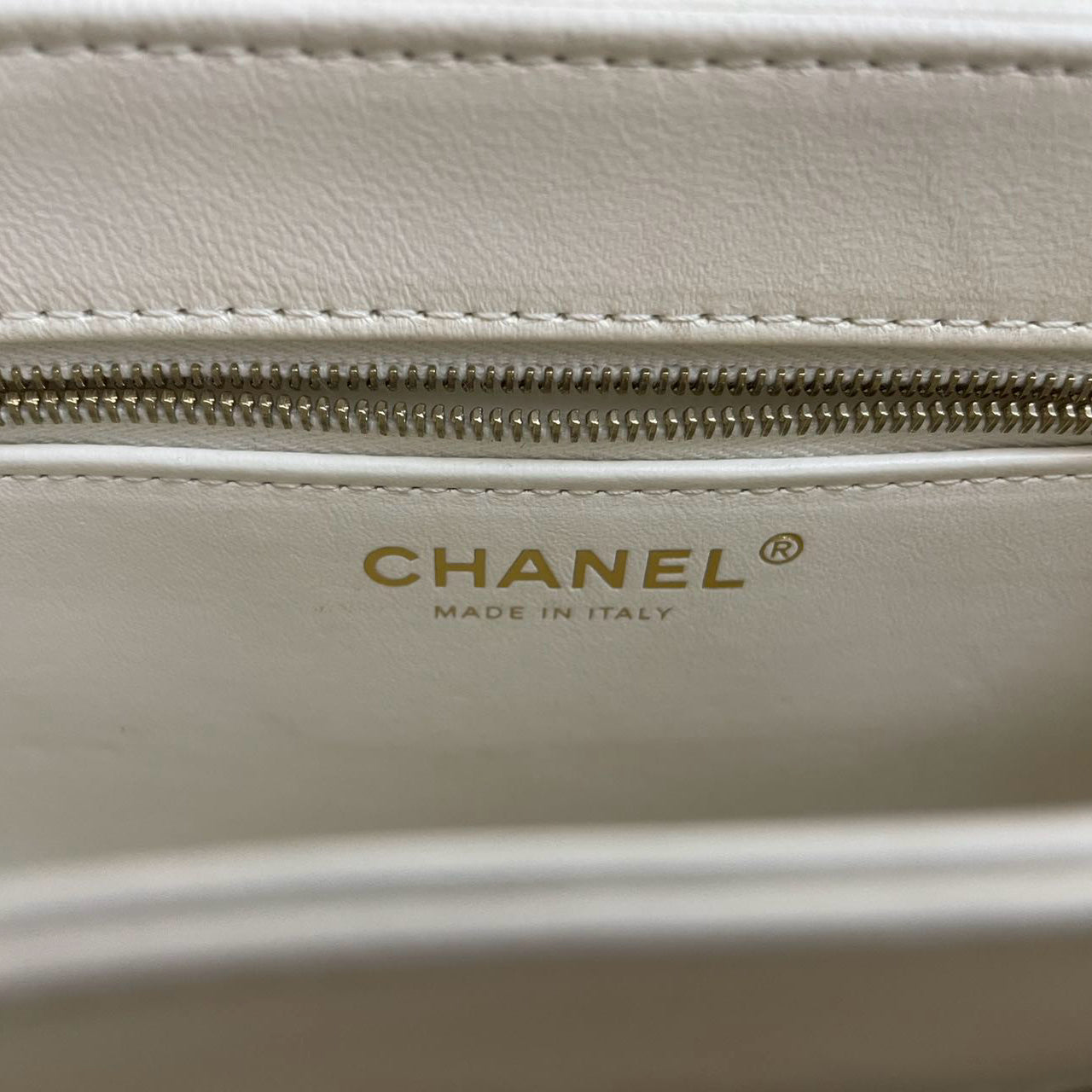 Chanel White Trendy CC Bag In Lambskin Leather With Top Handle In Small Size