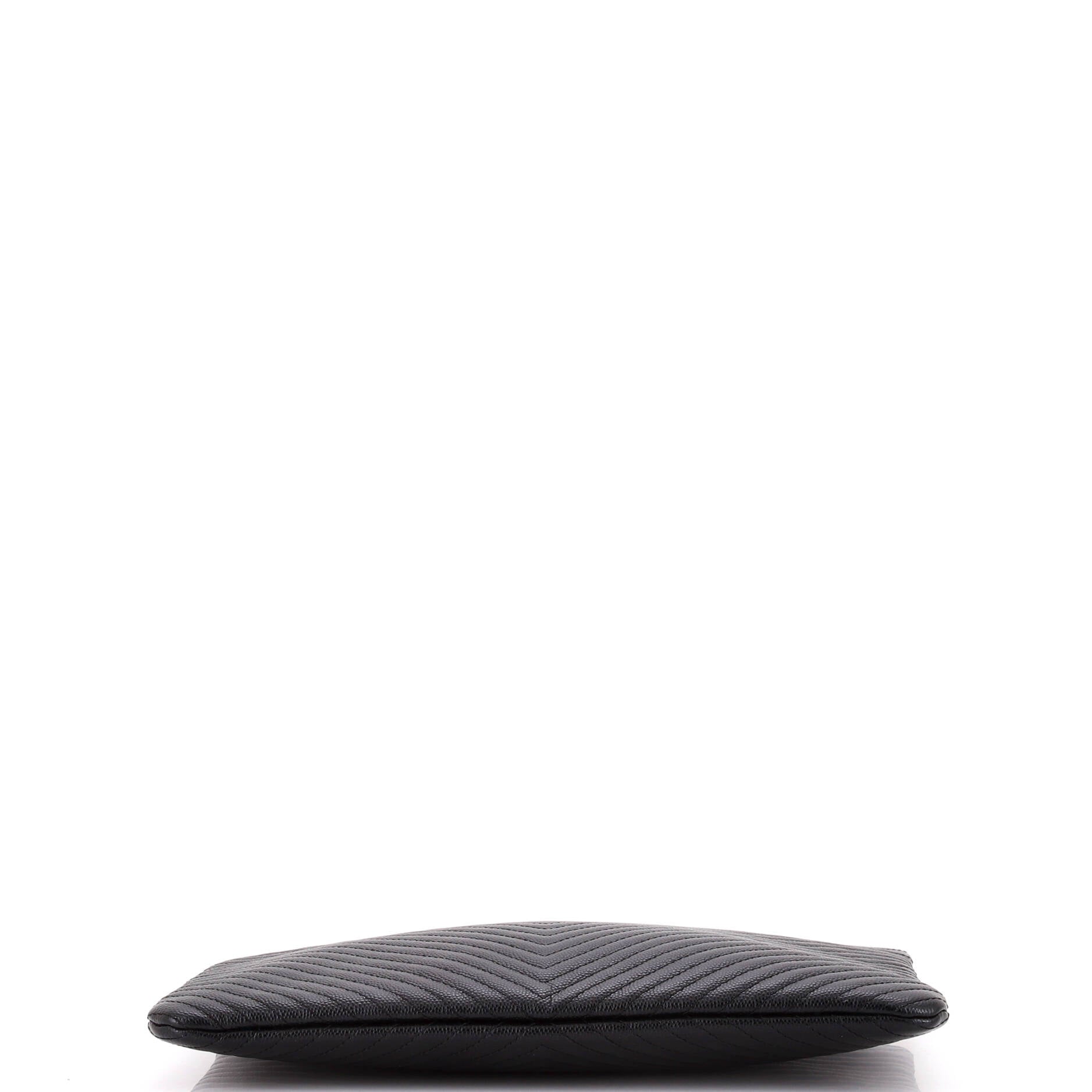 O Case Clutch Chevron Caviar Medium