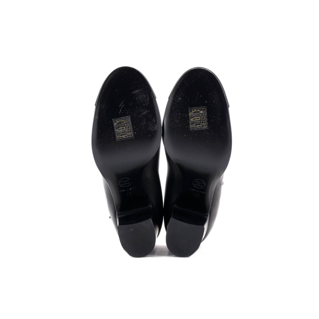 Women's CC Cap Toe Mary Jane Pumps Leather with Grosgrain