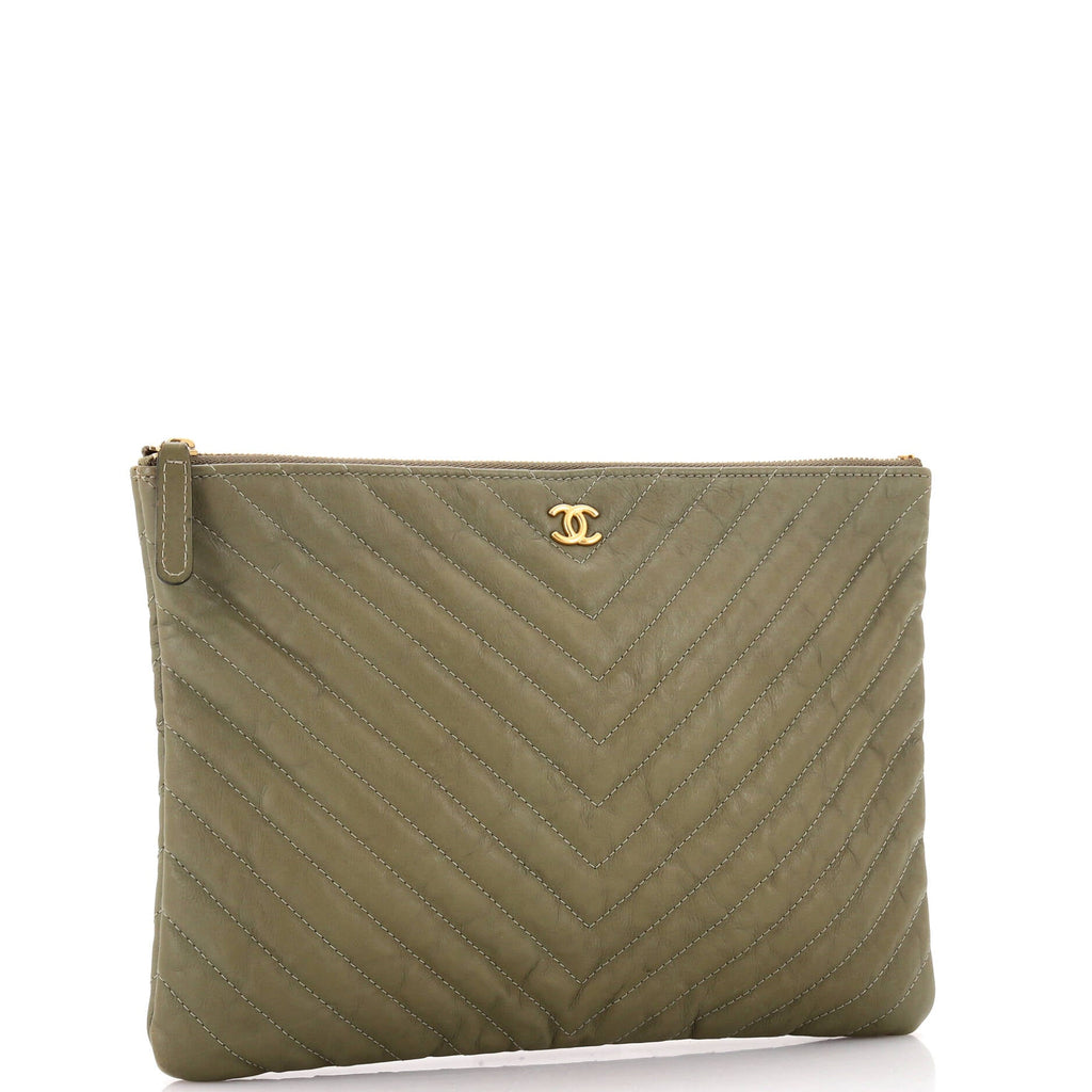 O Case Clutch Chevron Lambskin Medium