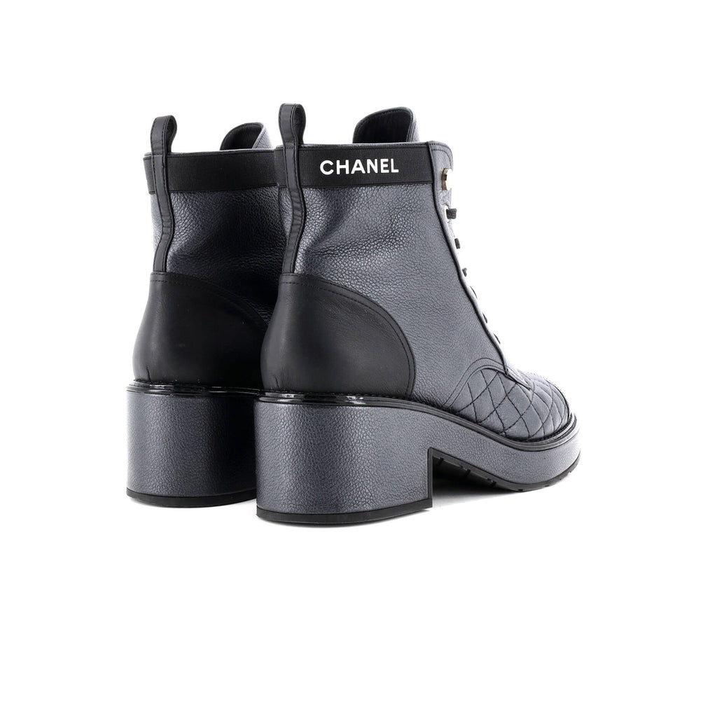 Women's Logo Pearl Cap Toe Lace Up Combat Boots Quilted Leather with Patent