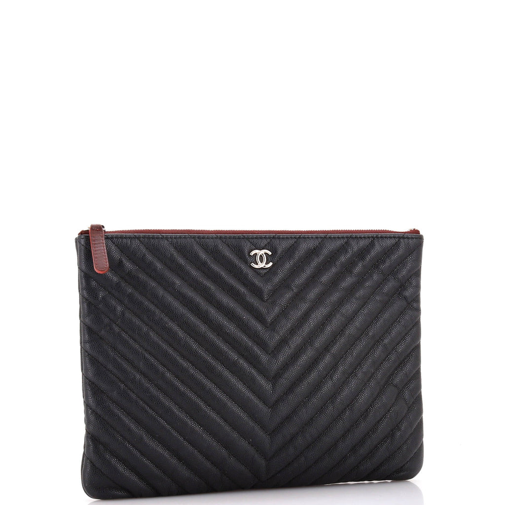 O Case Clutch Chevron Caviar Medium
