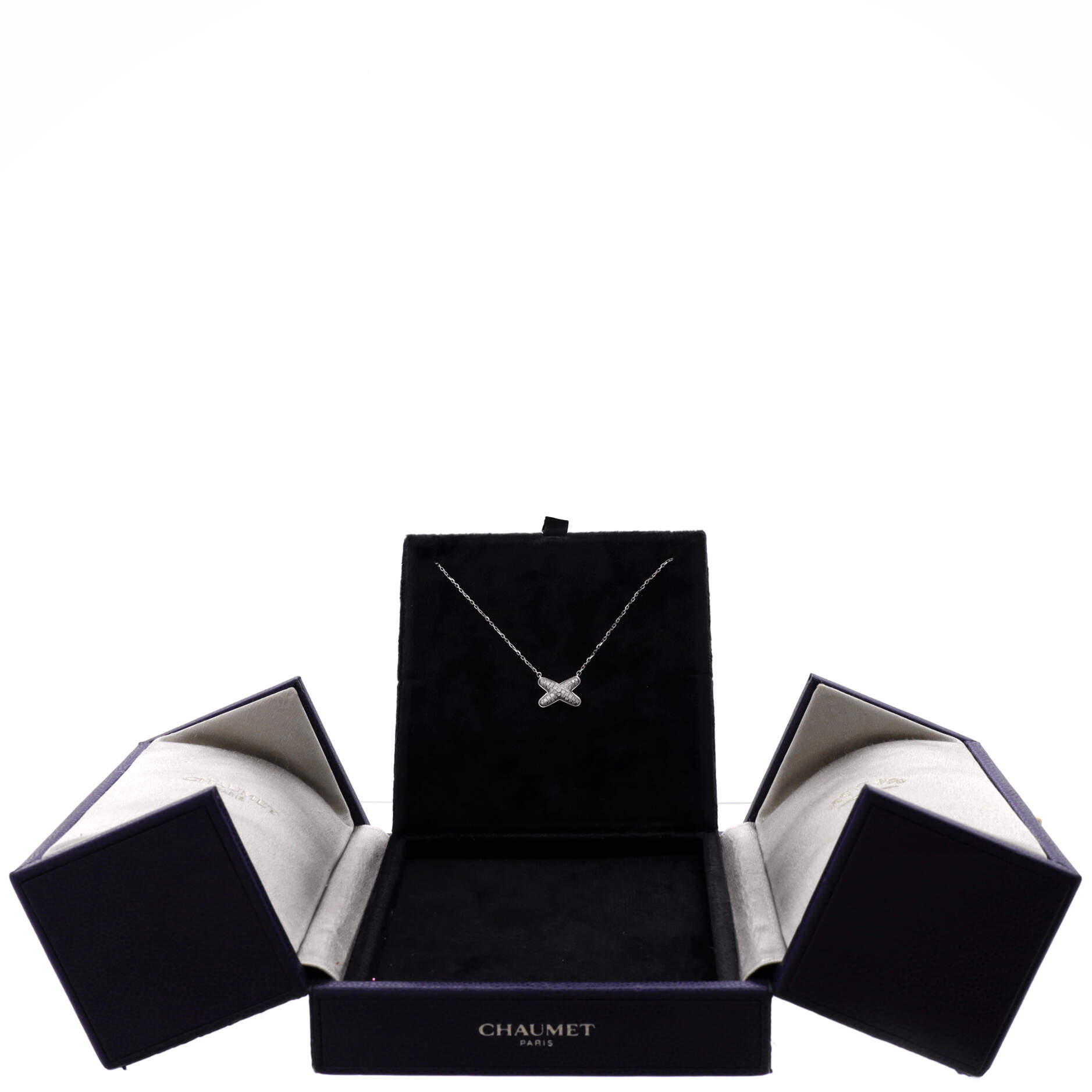 Jeux de Liens Pendant Necklace 18K White Gold with Diamonds