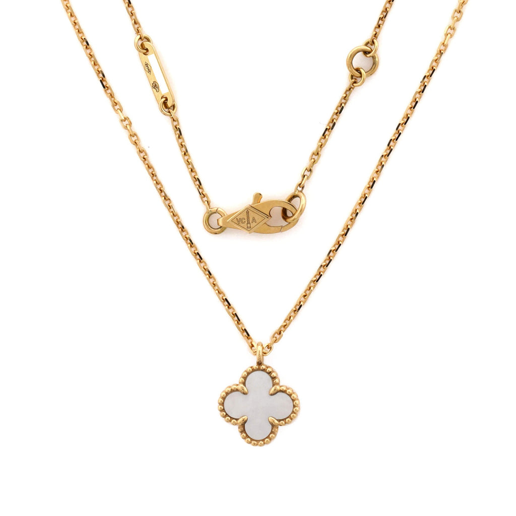 Sweet Alhambra Pendant Necklace 18K Yellow Gold and Mother of Pearl