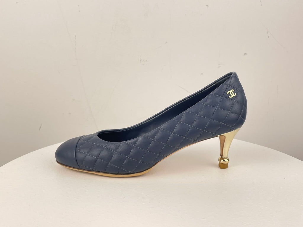 Chanel Navy Black Calfskin Quilted Cap Toe Camellia Pumps 37.5 with Cc Logo