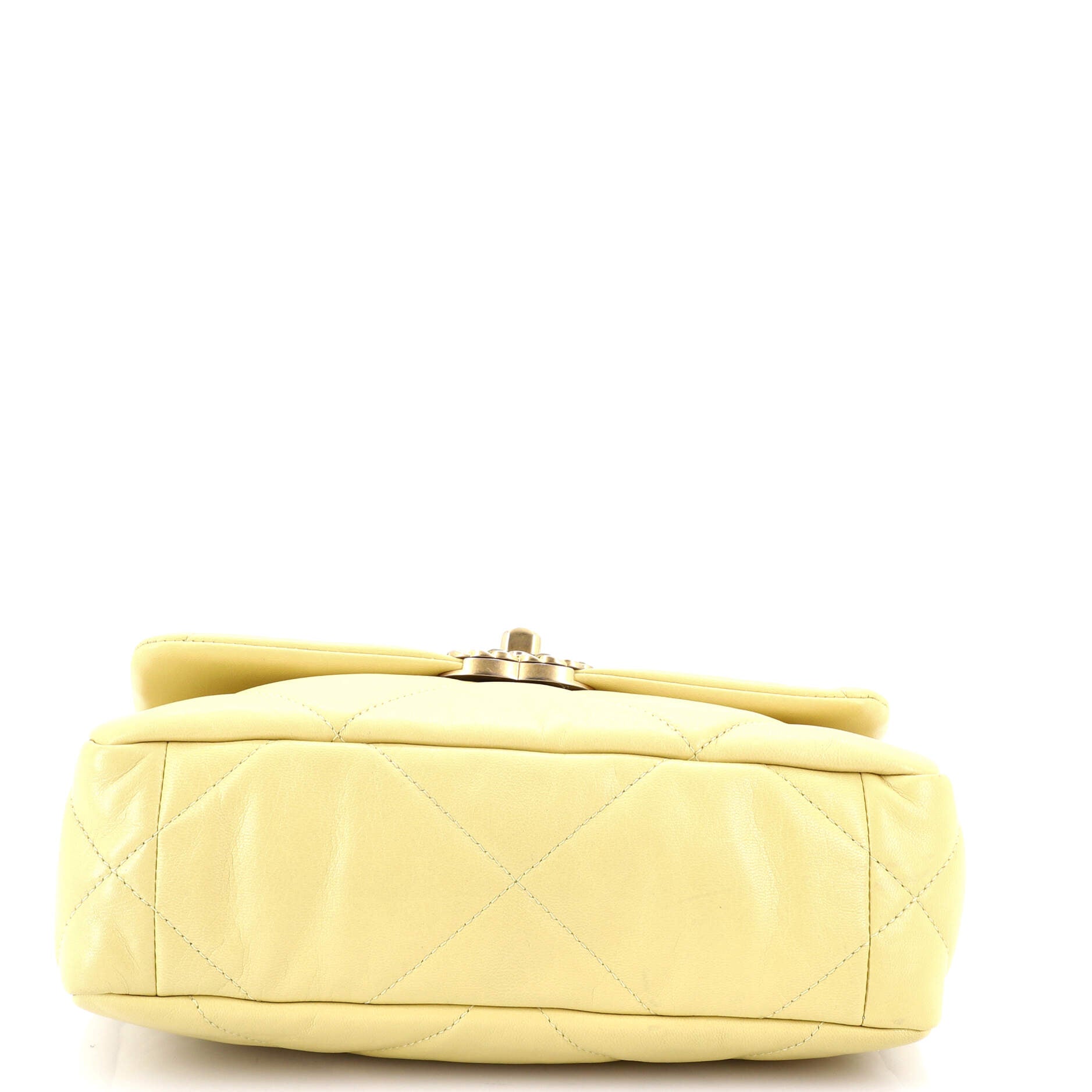 19 Flap Bag Quilted Leather Medium