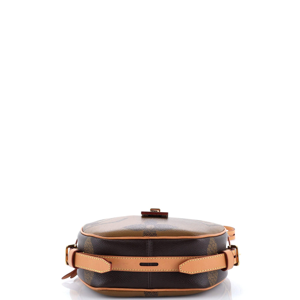 Boite Chapeau Souple Bag Reverse Monogram Giant