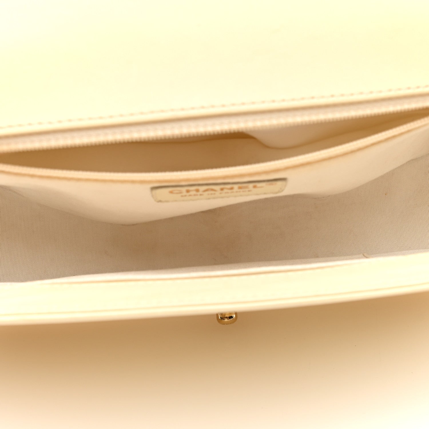 Caviar Quilted New Medium Boy Flap Light Beige