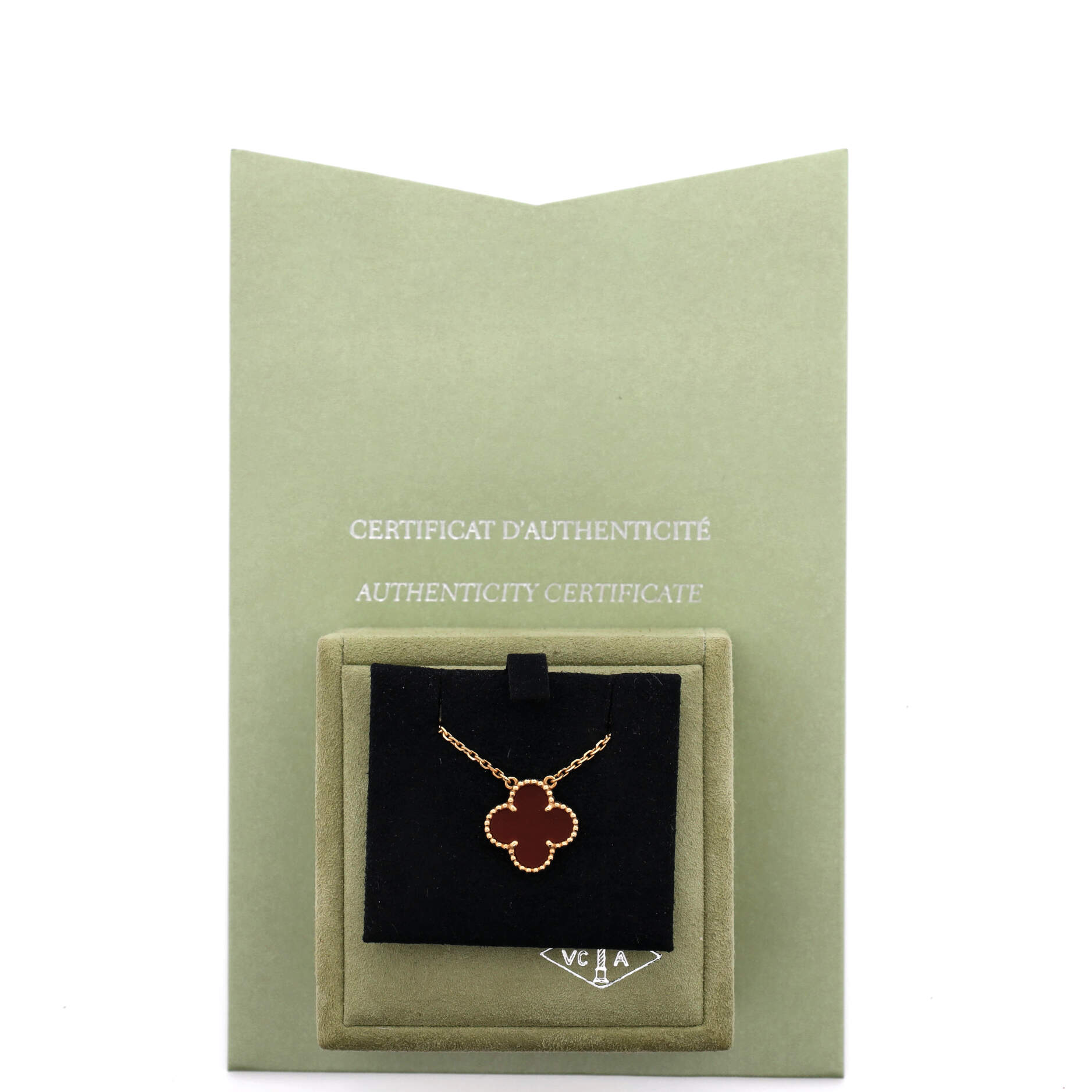 Vintage Alhambra Pendant Necklace 18K Yellow Gold and Carnelian