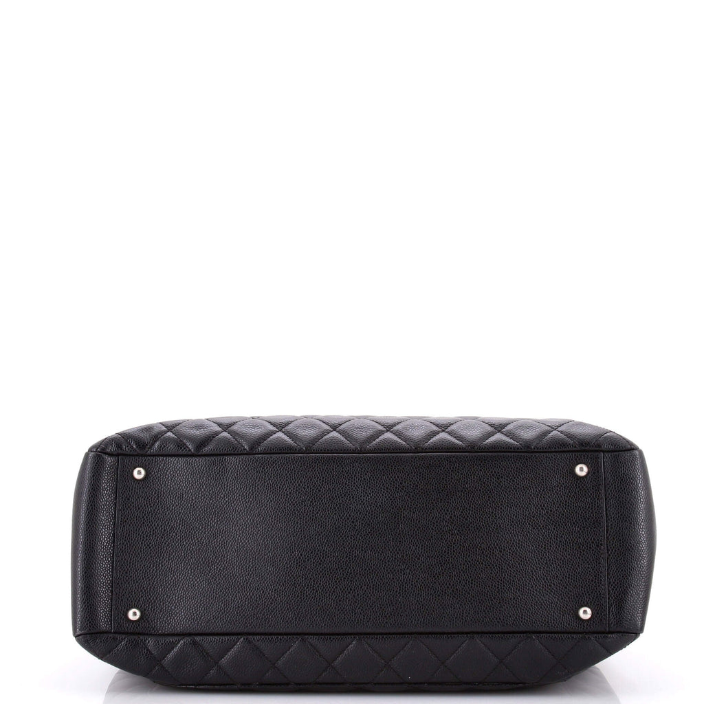Grand Shopping Tote Quilted Caviar XL
