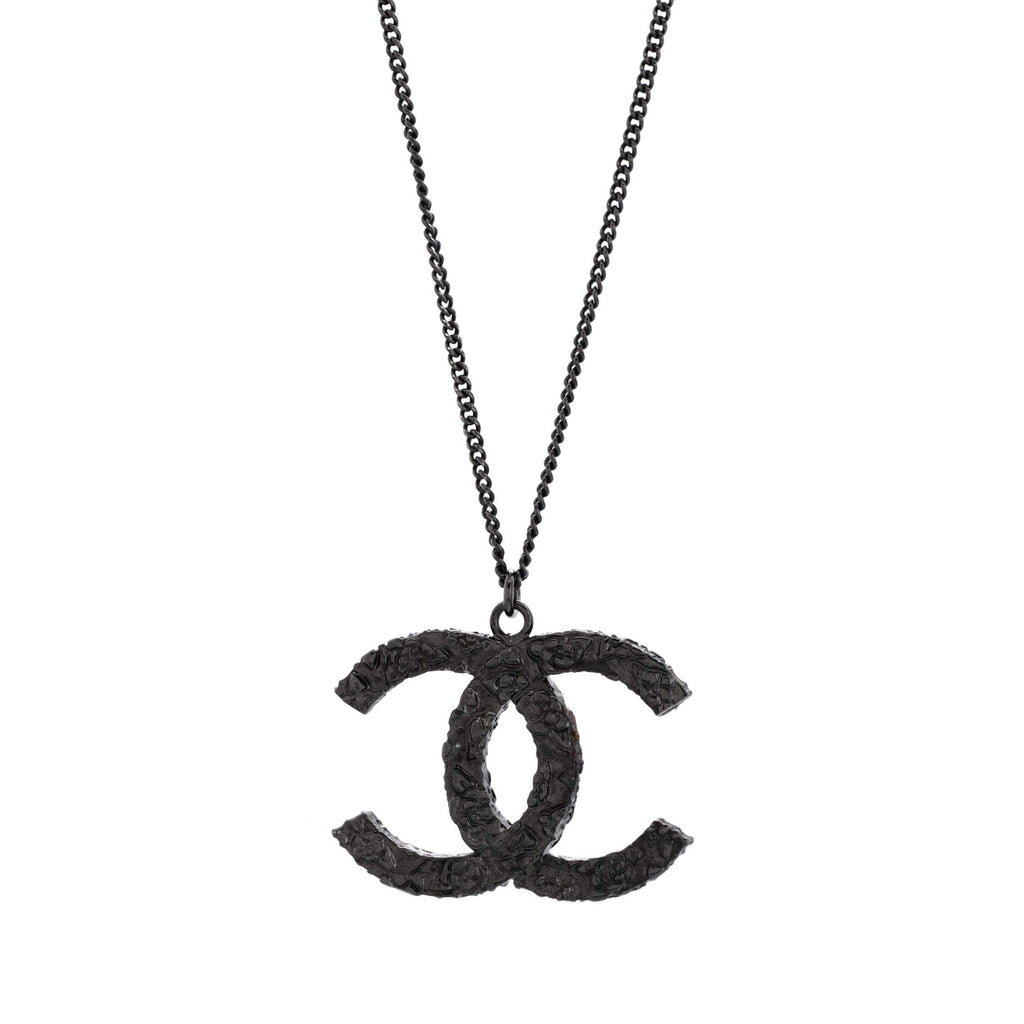 Camellia Embossed CC Pendant Necklace Ruthenium
