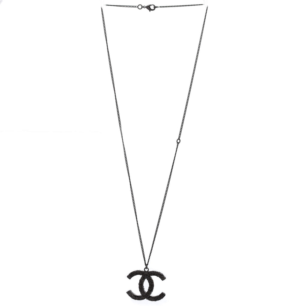 Camellia Embossed CC Pendant Necklace Ruthenium