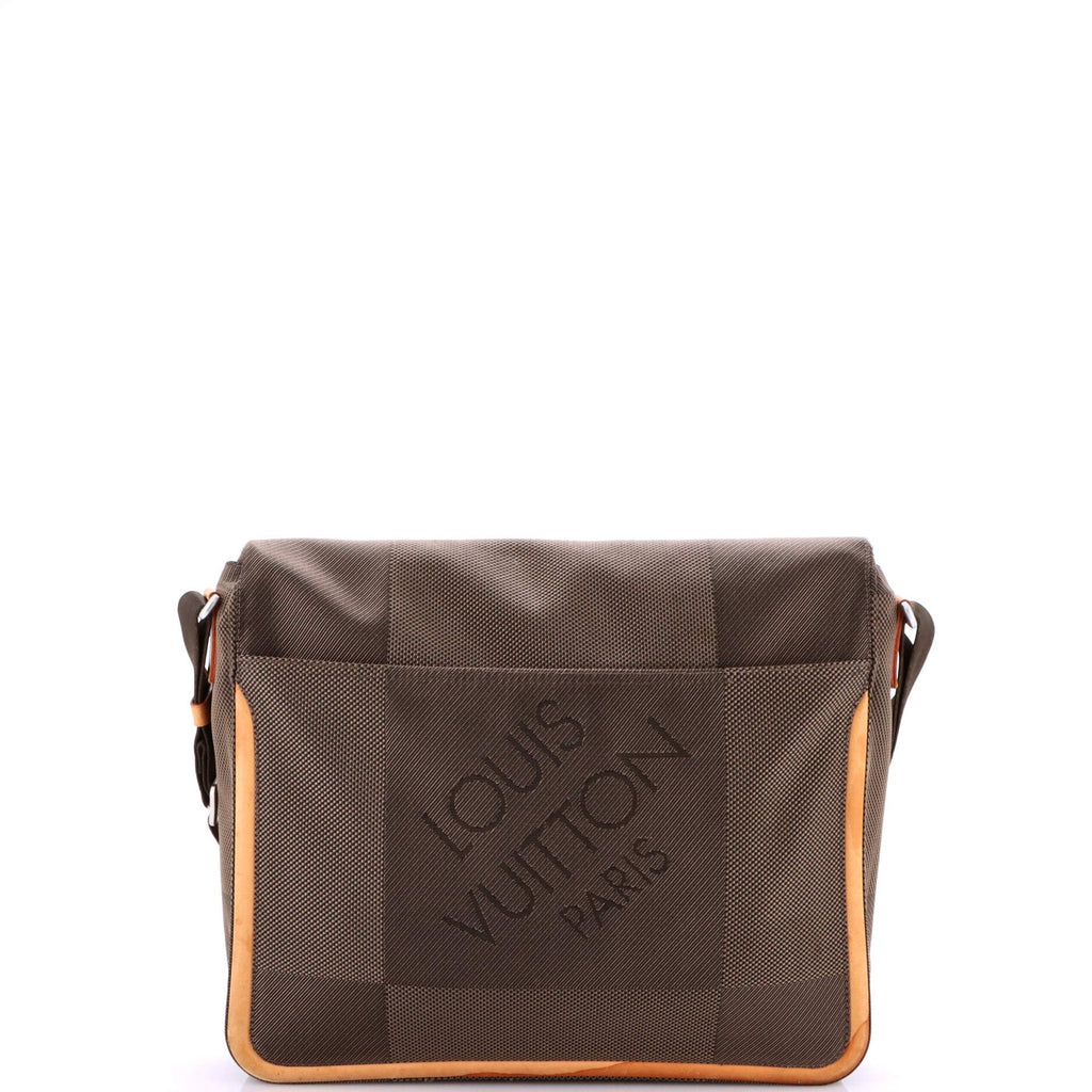 Terre Messenger Bag Damier Geant Canvas