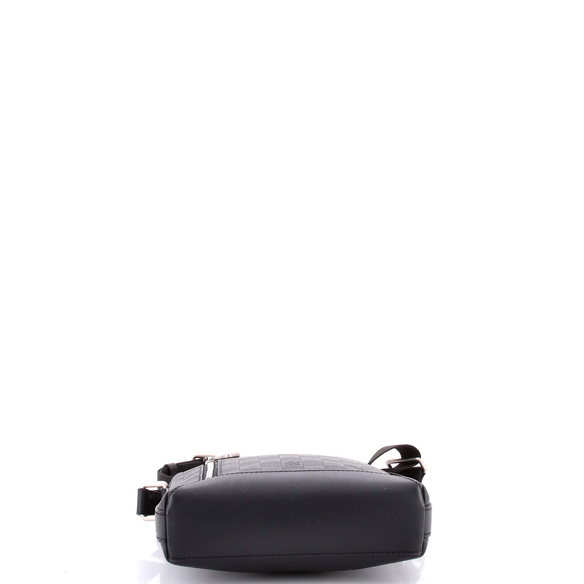 Discovery Messenger Bag Damier Infini Leather BB