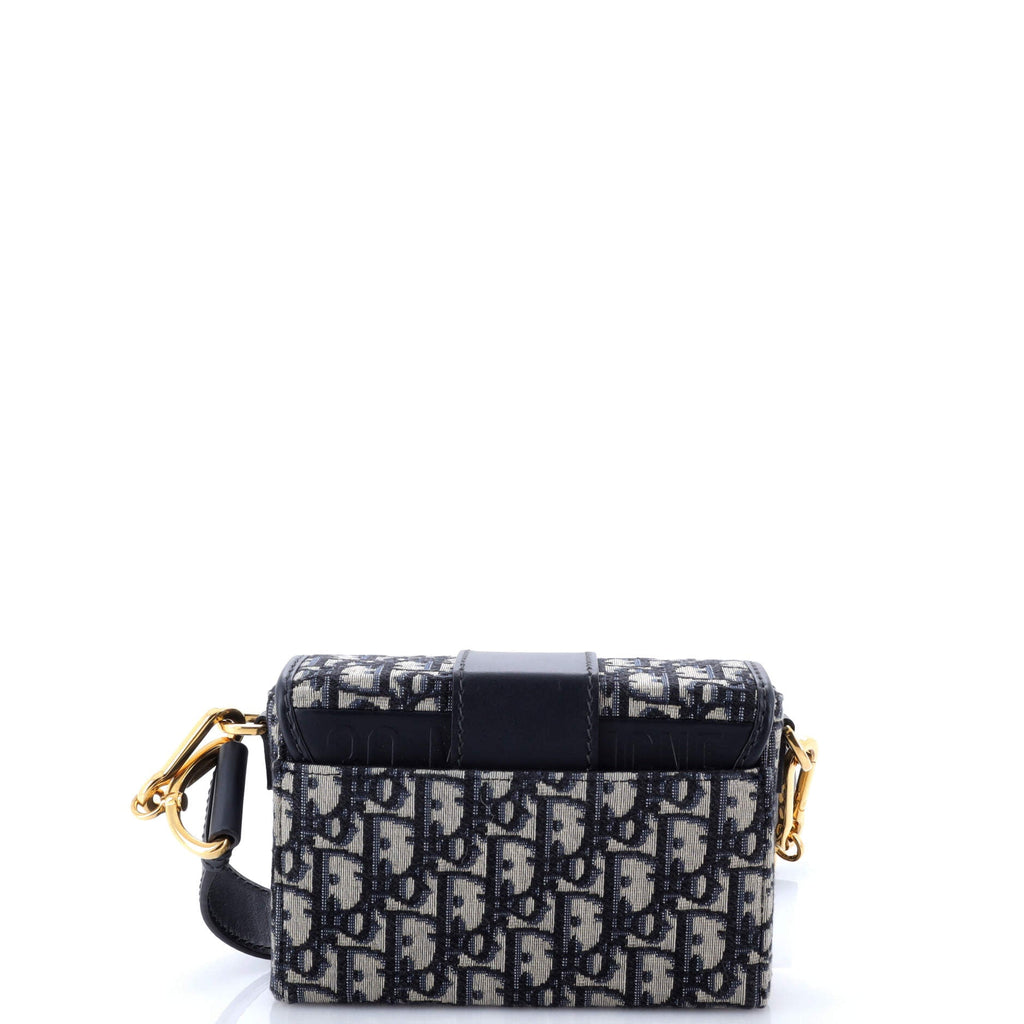 30 Montaigne Box Bag Oblique Canvas