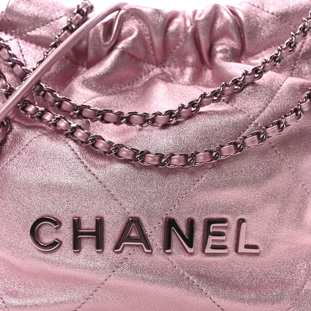 Metallic Lambskin Lacquered Monochrome Quilted Mini Chanel 22 Pink
