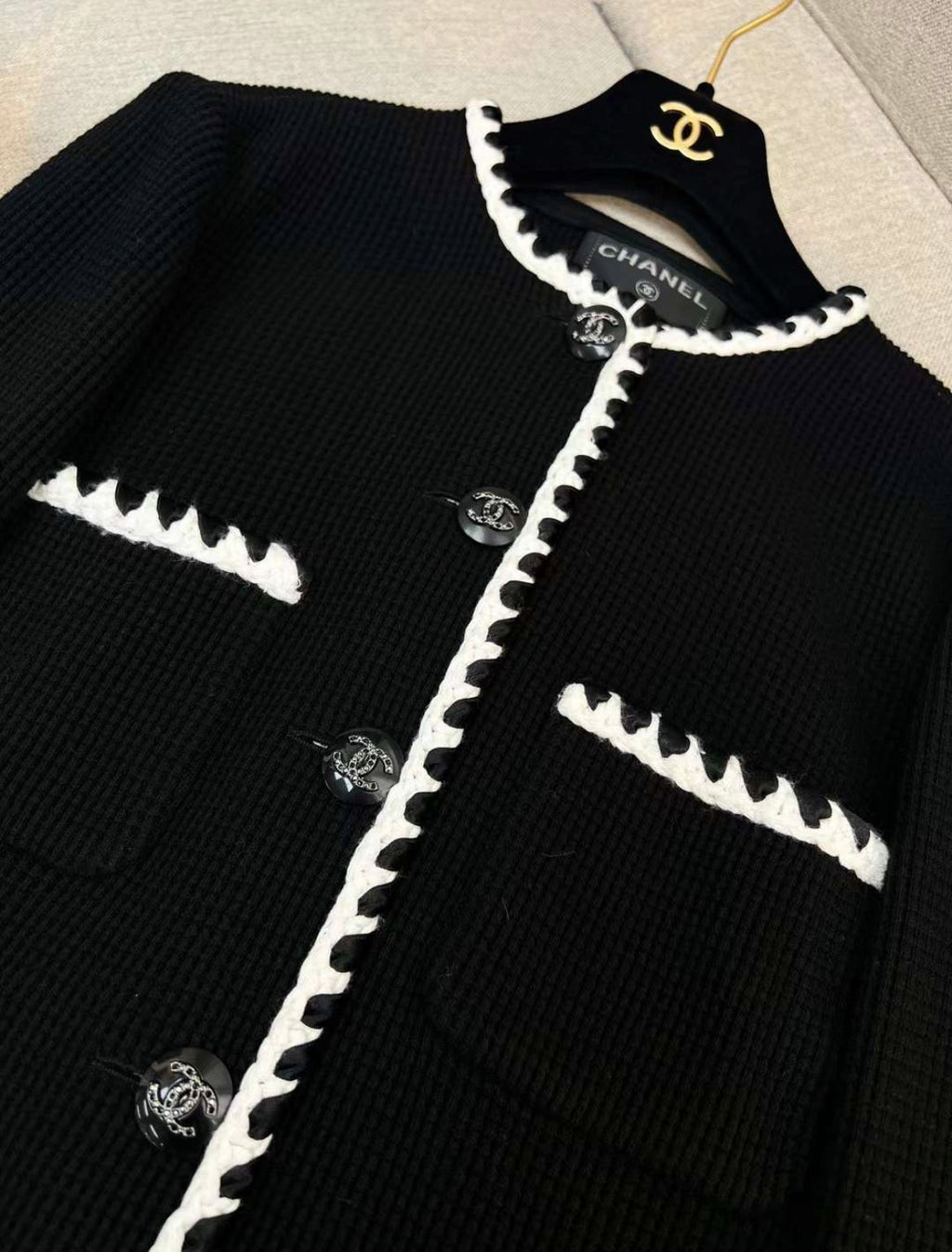 Chanel 21C black & white waffle knit jacket size 38