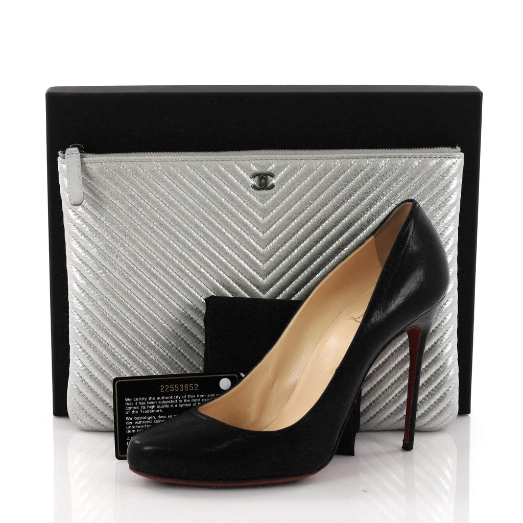 O Case Clutch Chevron Iridescent Calfskin Medium