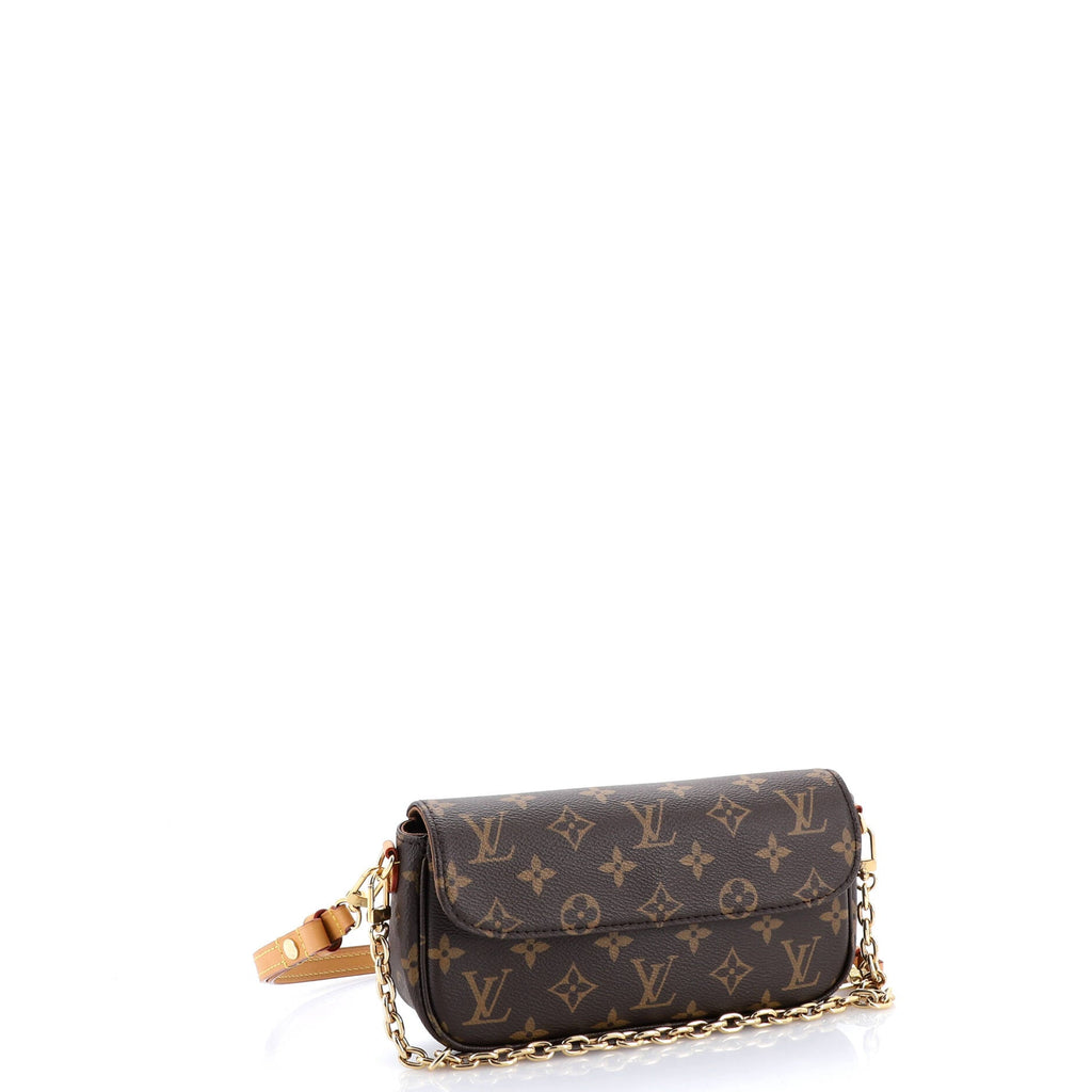 Ivy Wallet on Chain Monogram Canvas