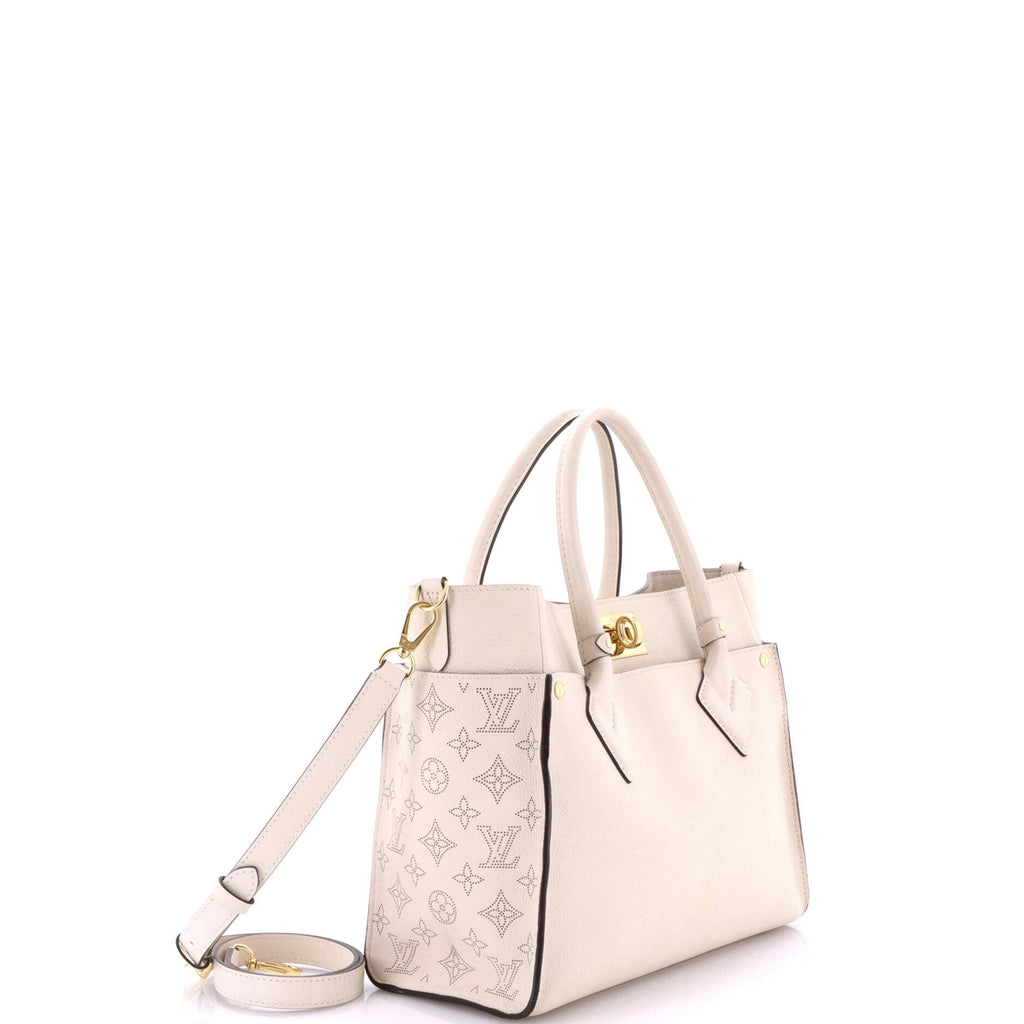 On My Side Tote Mahina Leather MM