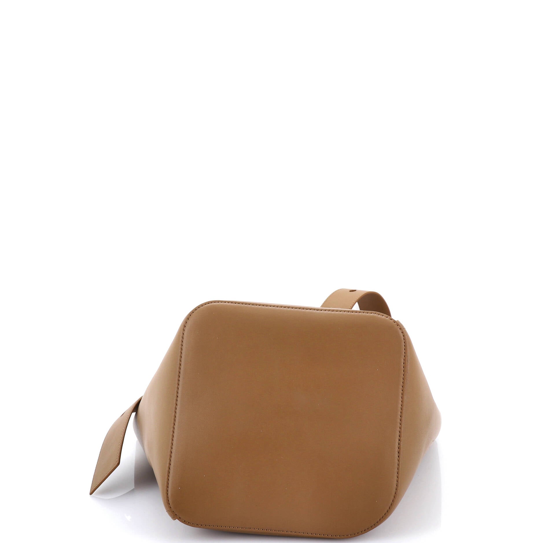 Pebble Bucket Bag Leather