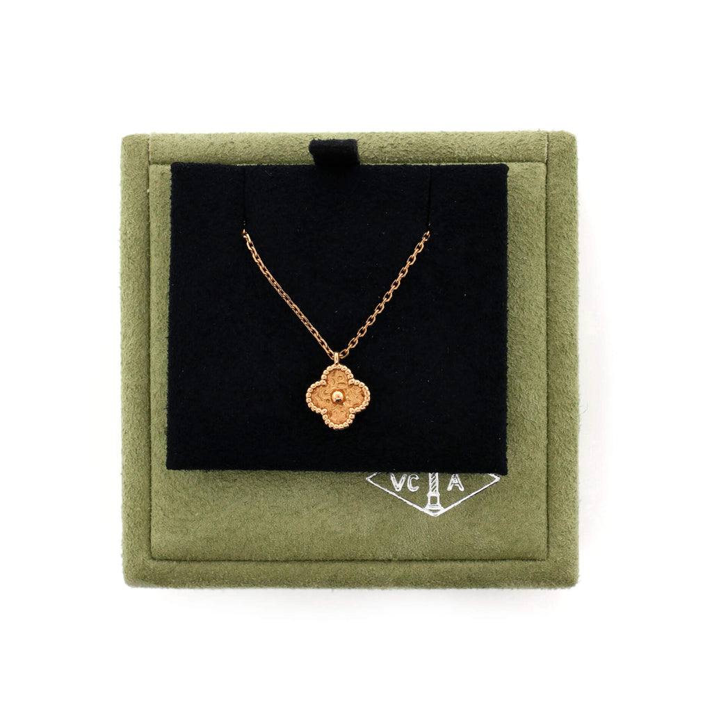 Sweet Alhambra Pendant Necklace 18K Rose Gold