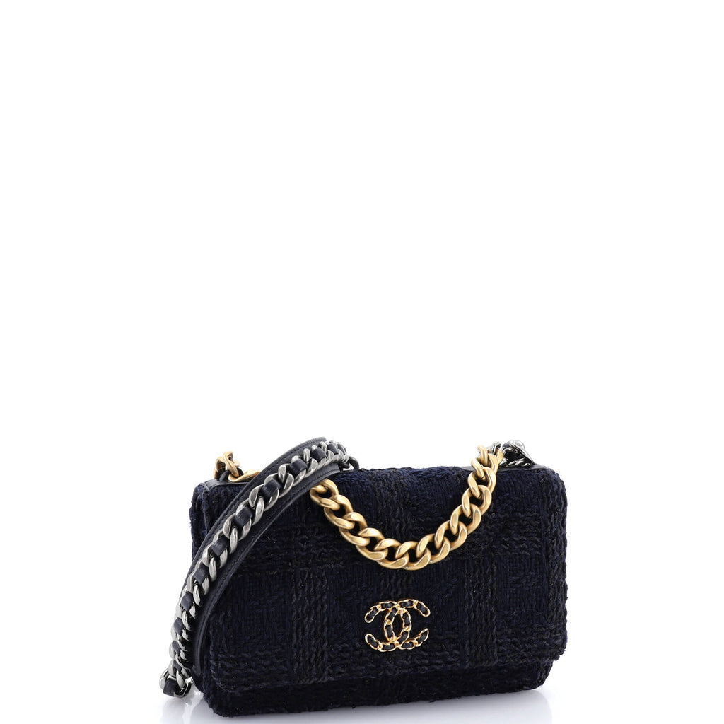 19 Wallet on Chain Quilted Tweed